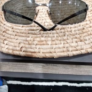 CARTIER SUN GLASSES. (110%AUTHENTIC)